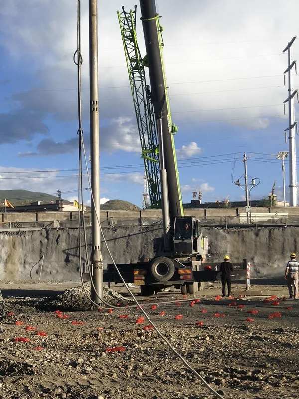 150 Kw and 225 Kw Power Options and 1700 Kg Weight for Efficient Top Feed Vibroflot Vibro Compaction