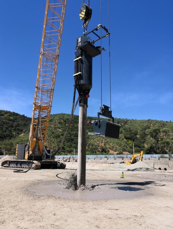 Crane Type Double Bins Bfs Vibroflotation 180kw ha lavorato la profondità 24m del mucchio
